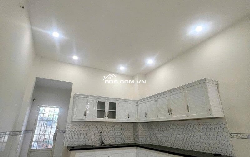 Chính Chủ bán gấp nhà mặt tiền Sơn Kỳ Tân Phú, DT 100m² SHR, giá chỉ 12.5 tỷ TL